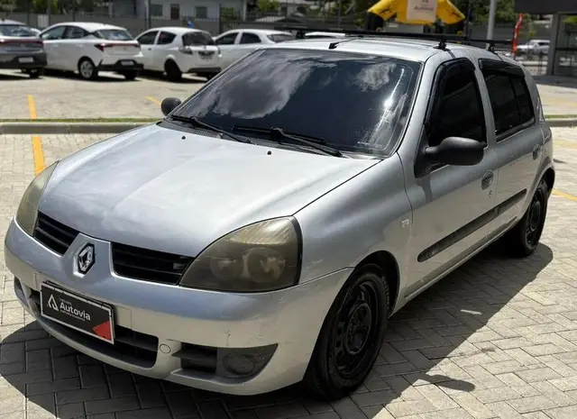 Carro Renault Clio 2011 Hi-Flex 1.0 16V