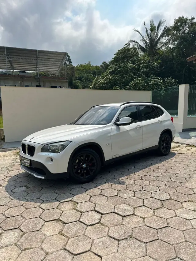 Carro BMW X1 2011 2.0 16V sDrive18i