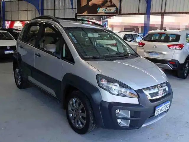 Carro Fiat Idea 2016 Adventure 1.8 16V Dualogic (Flex)