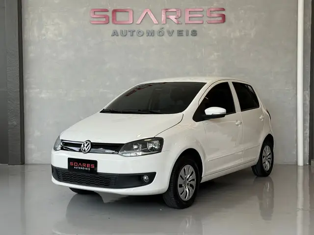 Carro Volkswagen Fox 2014 1.0 TEC BlueMotion (Flex) 4p