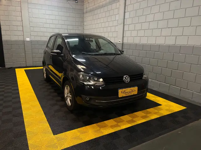 Carro Volkswagen Fox 2013 1.0 VHT (Flex) 4p