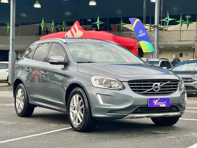 Carro Volvo XC60 2017 2.4 D5 Momentum 4WD