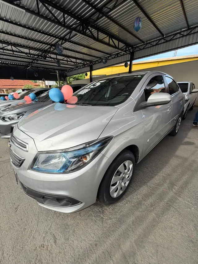 Carro Chevrolet Onix 2015 1.4 LT SPE/4
