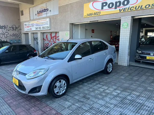 Carro Ford Fiesta Sedan 2014 SE 1.6 Rocam (Flex)