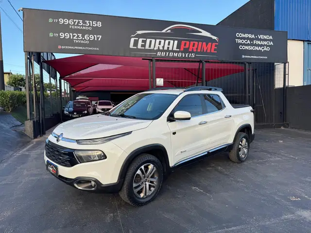 Carro Fiat Toro 2017 Freedom 2.4 TigerShark AT9 (Flex)