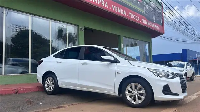 Carro Chevrolet Onix Plus 2023 LT 1.0
