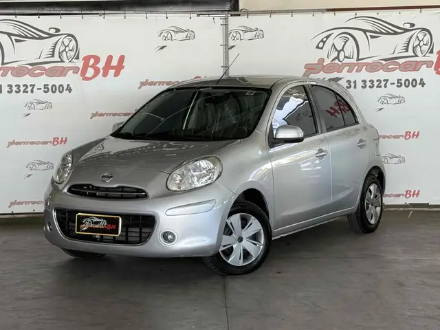 Carro Nissan March 2014 1.6 16V SR (Flex)