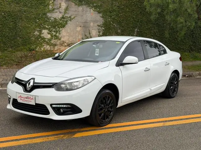 Carro Renault Fluence 2015 2.0 16V Dynamique (Flex)