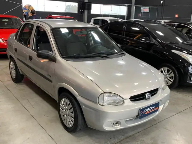 Carro Chevrolet Classic 2005 Corsa Sedan  Life 1.0 VHC