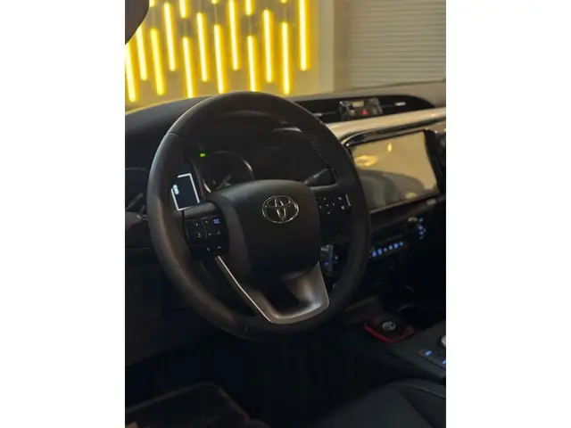 Carro Toyota Hilux Cabine Dupla 2025 SRX 4x4 2.8 Diesel