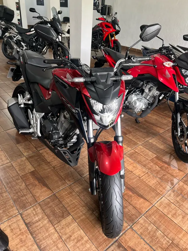 Moto Honda CB 300F Twister 2025 (CBS)