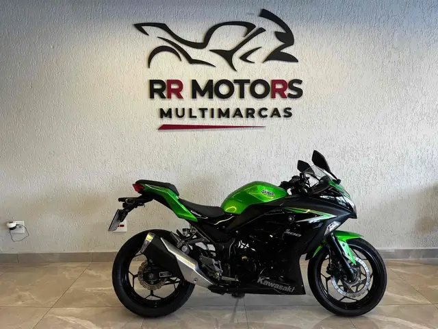 Moto Kawasaki Ninja 2023 300