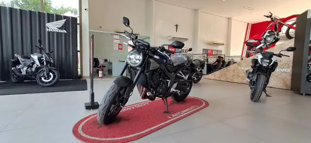 Moto Honda CB 650R 2026 E-Clutch