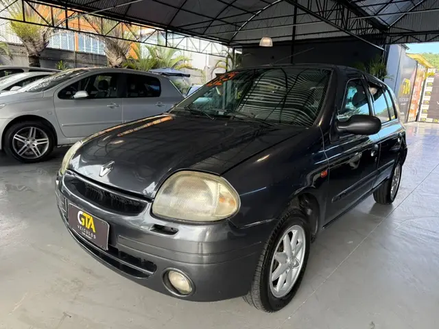Carro Renault Clio Sedan 2002 RT 1.6 16V