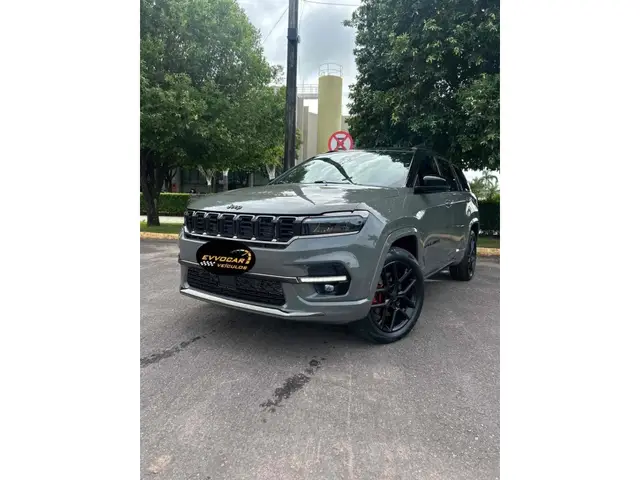 Carro Jeep Commander 2025 Blackhawk 2.0 Hurricane