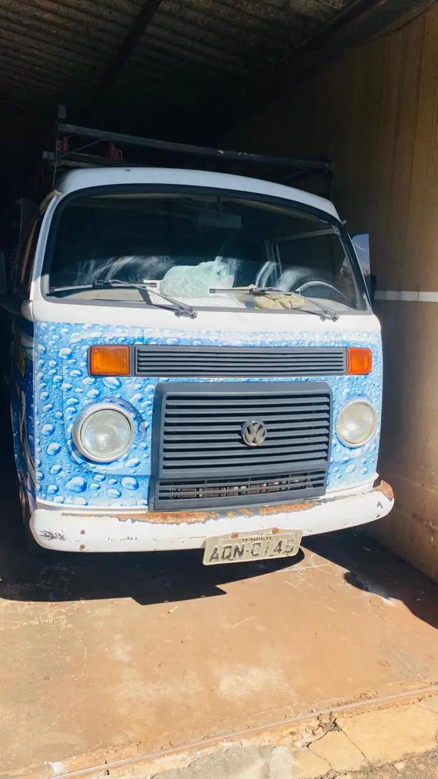 Carro Volkswagen Kombi Furgão 2009 1.4 (Flex)