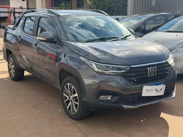 Carro Fiat Strada 2023 Volcano 1.3 8V CD AT