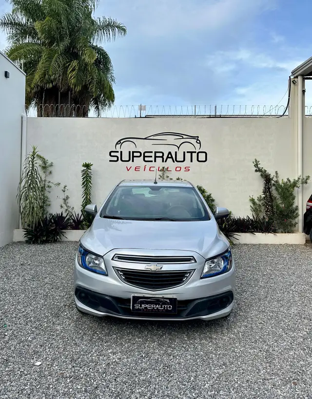 Carro Chevrolet Onix 2015 1.4 LT SPE/4