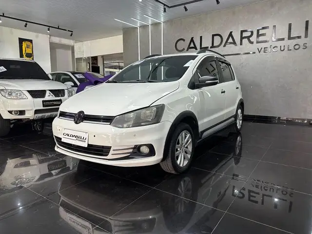 Carro Volkswagen Fox 2016 1.0 MPI Track (Flex)