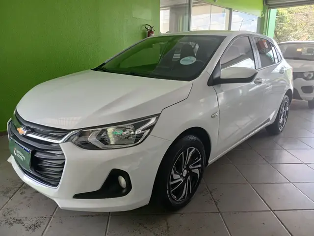 Carro Chevrolet Onix Plus 2024 LT 1.0