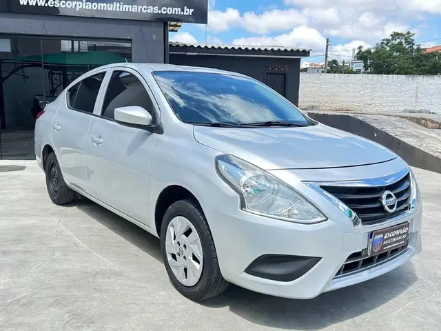 Carro Nissan Versa 2016 1.0 12V (Flex)