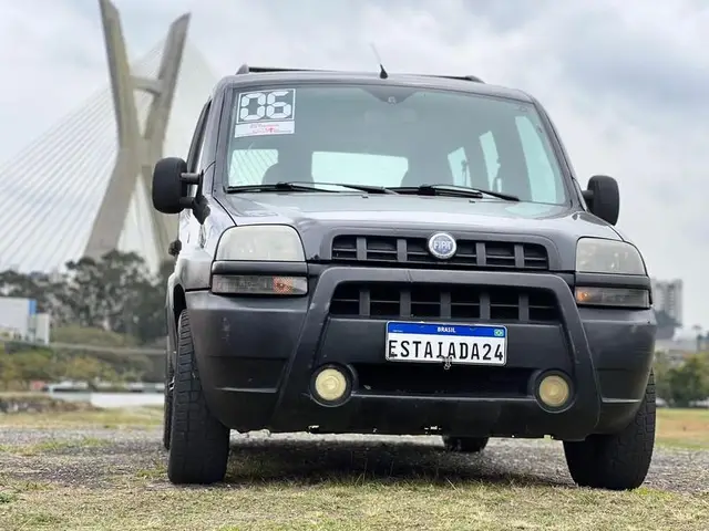 Carro Fiat Doblò 2006 Adventure (Estrada Real)1.8 8V