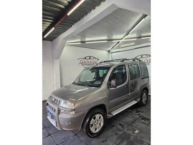 Carro Fiat Doblò 2006 Adventure 1.8 8V (Flex)