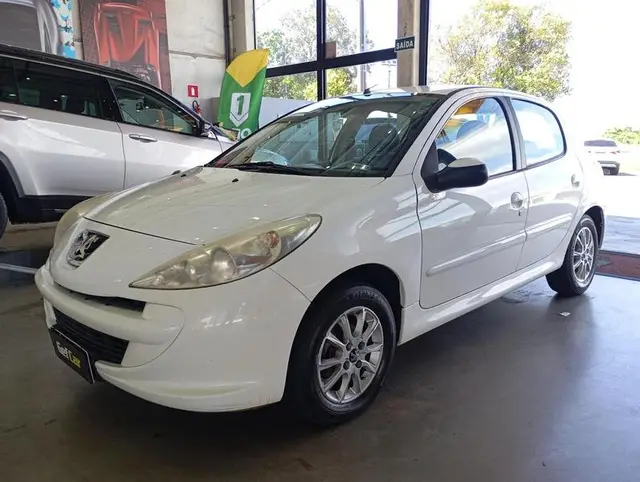 Carro Peugeot 207 2014 Hatch Active 1.4 (Flex)
