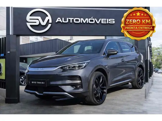 Carro BYD Tan 2025 EV