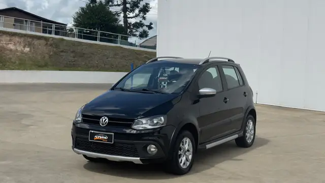 Carro Volkswagen CrossFox 2014 I-Motion 1.6 VHT (Flex)