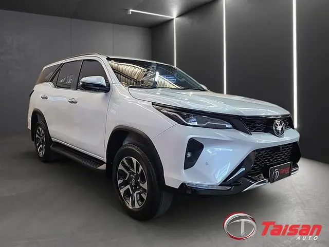 Carro Toyota SW4 2024 SRX Platinum 2.8 Turbodiesel 4x4 (Aut.) (7 Lugares)