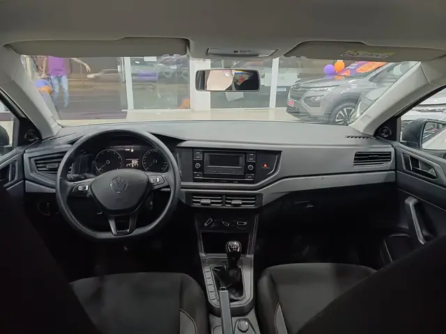 Carro Volkswagen Polo 2025 Track 1.0 Flex 12V 5p