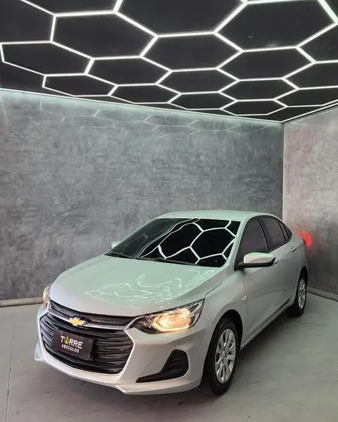 Carro Chevrolet Onix Plus 2020 1.0 LT (Flex)