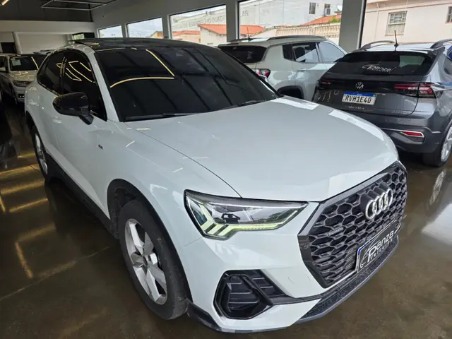 Carro Audi Q3 2023 Performance Black 2.0