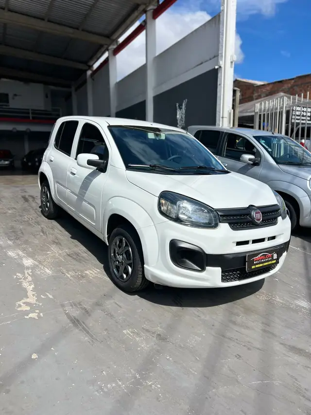 Carro Fiat Uno 2019 Attractive 1.0 8V (Flex) 4p