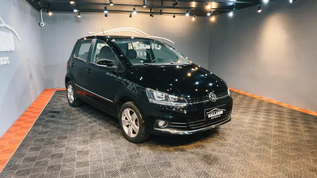 Carro Volkswagen Fox 2017 1.6 16v MSI Highline (Flex)
