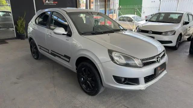 Carro JAC J3 2014 1.5 16V VVT S Jet (Flex)