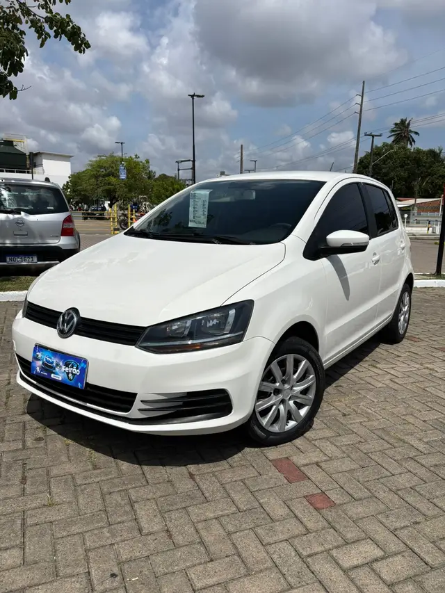 Carro Volkswagen Fox 2015 Trendline 1.0 TEC (Flex)