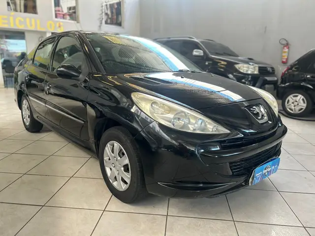 Carro Peugeot 207 2014 Hatch Active 1.4 (Flex)