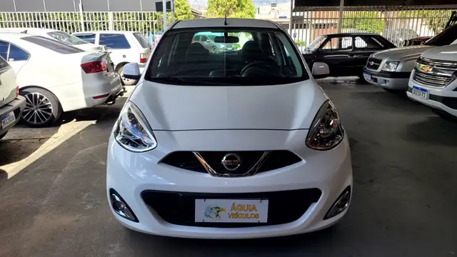Carro Nissan March 2017 1.6 16V SV (Flex)
