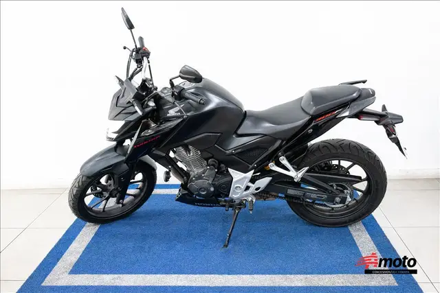 Moto Honda CB 300F Twister 2023 (CBS)