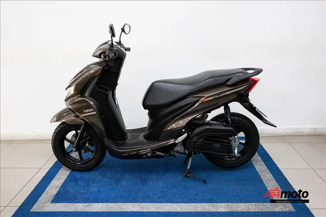 Moto Yamaha Fluo 2025 ABS