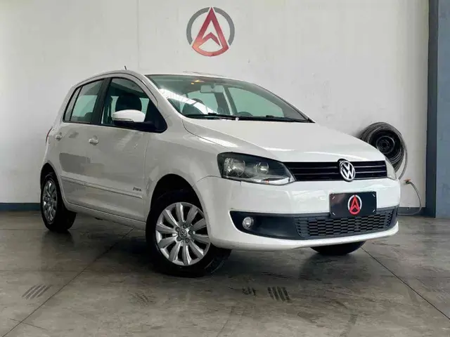 Carro Volkswagen Fox 2014 1.6 VHT Highline (Flex)