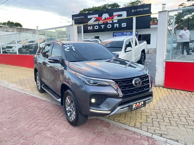 Carro Toyota SW4 2021 SRX 2.8 turbodiesel 7L 4x4 (Aut)