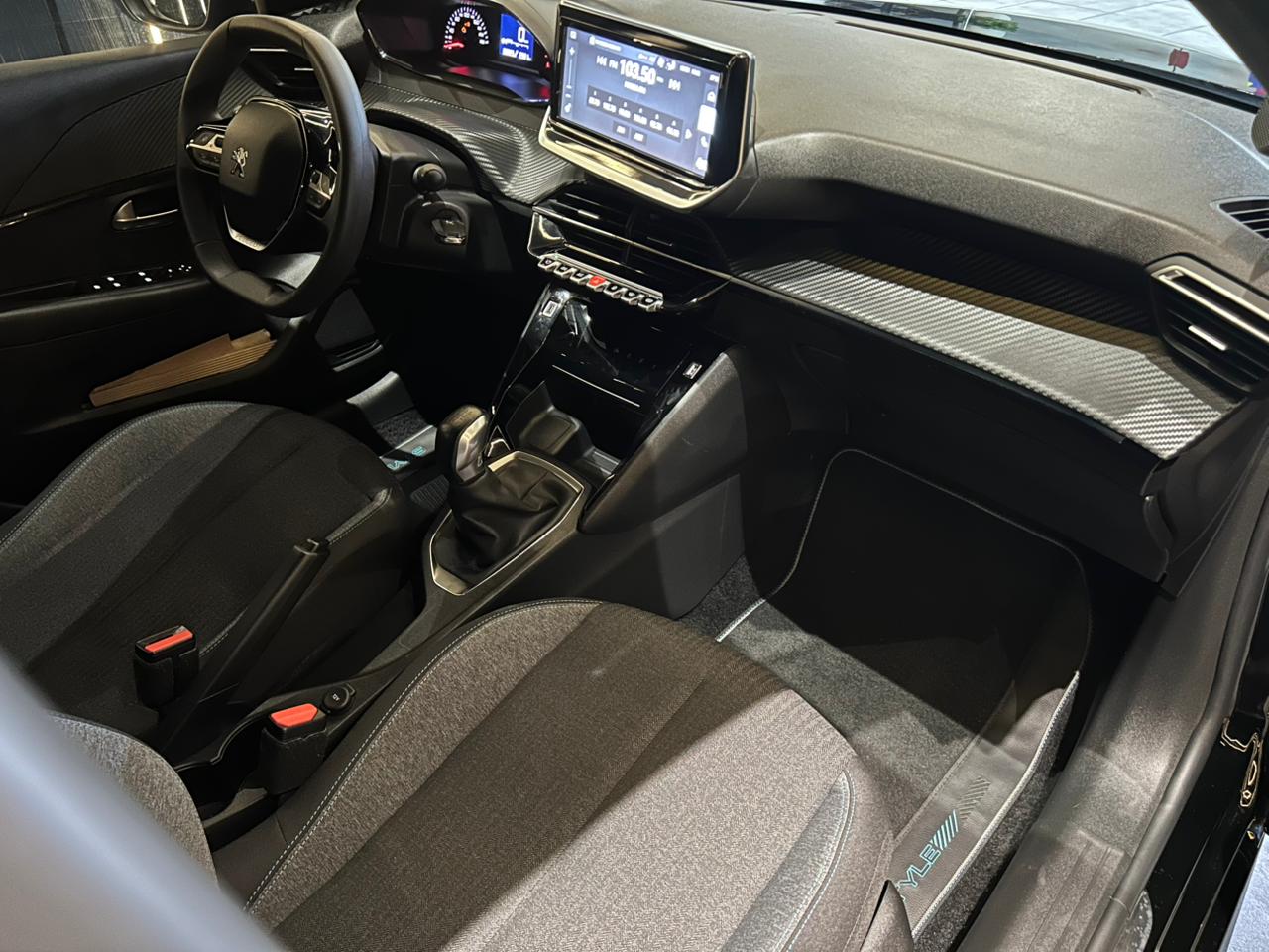 peugeot 208 style 1.0