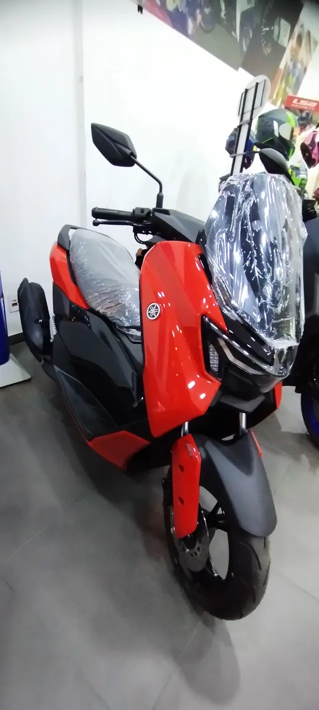 Moto Yamaha NMax 2025 Connected 160 ABS