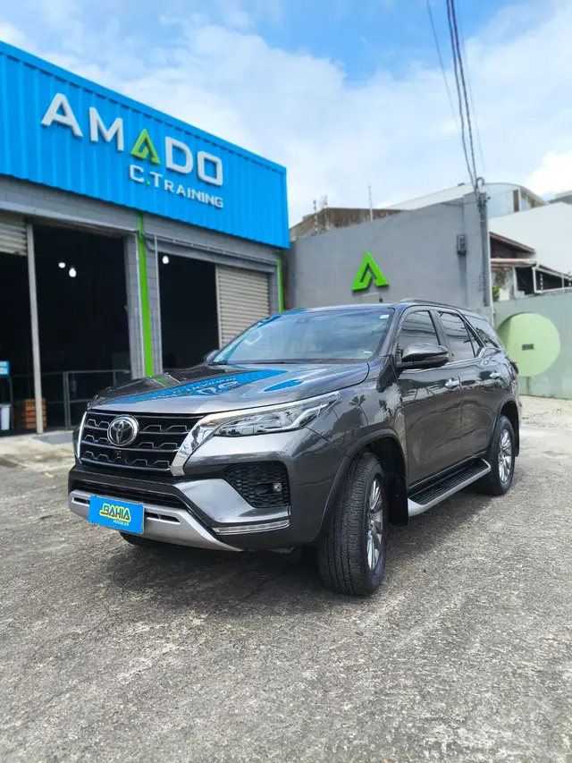 Carro Toyota SW4 2022 SRX 2.8 turbodiesel 5L 4x4 (Aut)