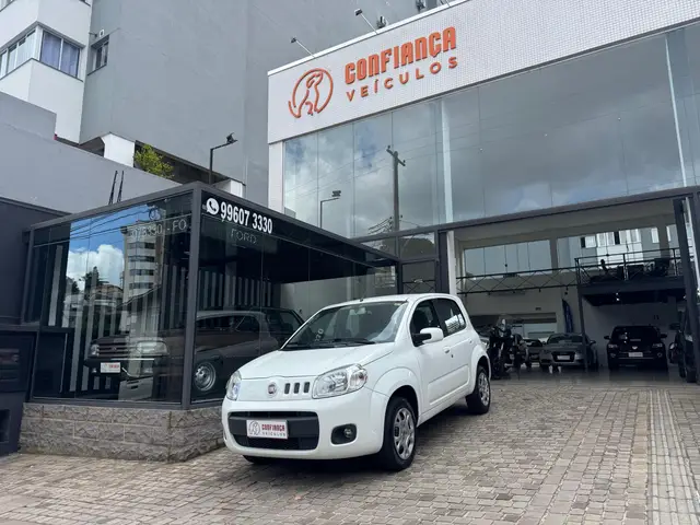 Carro Fiat Uno 2012 Vivace 1.0 8V (Flex) 4p