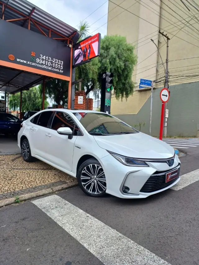 Carro Toyota Corolla 2023 Altis Hybrid Premium 1.8 Flex