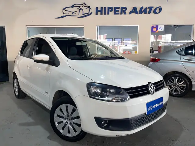 Carro Volkswagen Fox 2014 1.0 TEC (Flex) 4p